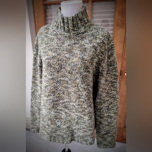 Caslon Sweaters - EUC Caslon Wool Blend Green Turtleneck Sweater, Size Large, Perfect Condition